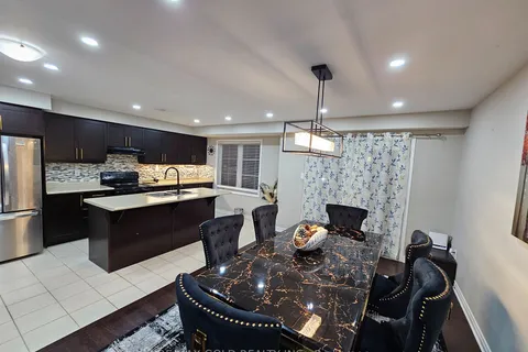 94 Baycliffe Cres, Brampton, ON L7A 3Z4