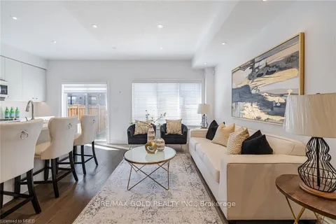 417 Athabasca Common, Oakville, ON L6H 0R6
