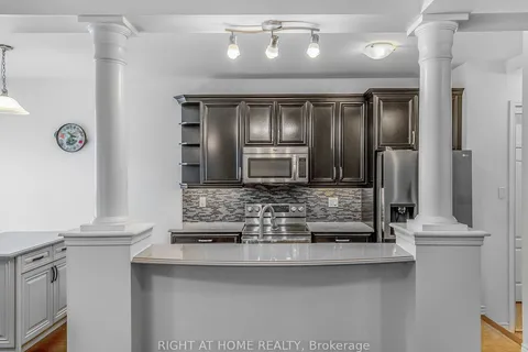 653 Langholm St, Milton, ON L9T 8Z8
