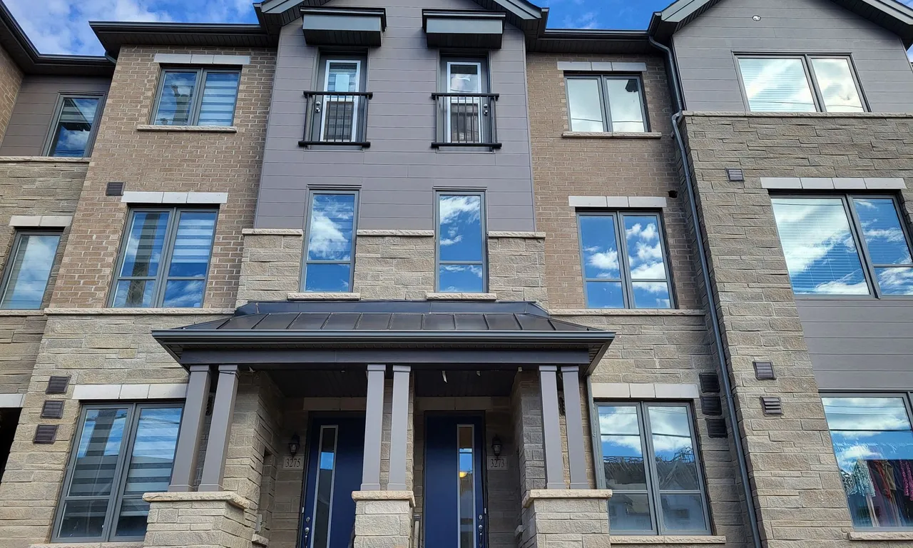 3273 Sixth Line, Oakville, ON L6H 0Z8