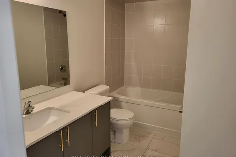 3273 Sixth Line, Oakville, ON L6H 0Z8
