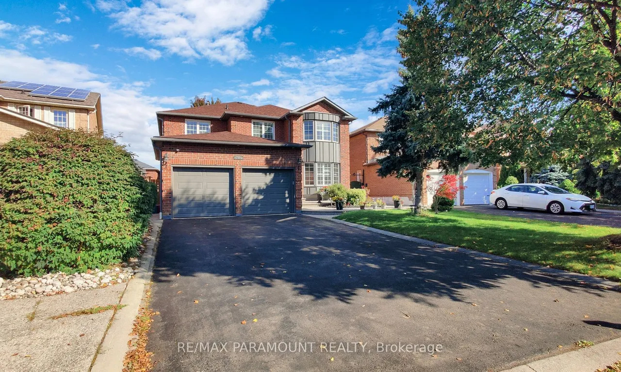3960 Chadburn Cres, Mississauga, ON L5L 3X4