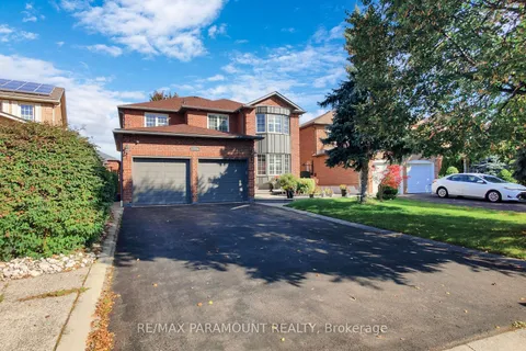 3960 Chadburn Cres, Mississauga, ON L5L 3X4