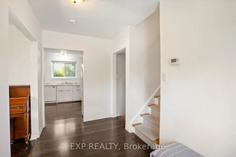 27 Blackbush Dr, Toronto, ON M9V 3N8