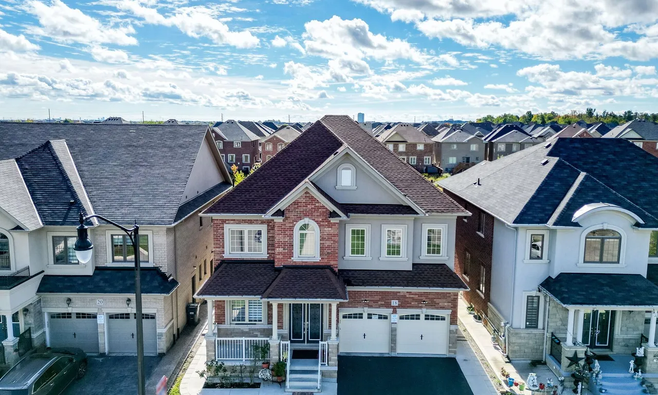 18 Yarmouth St, Brampton, ON L7A 4X7