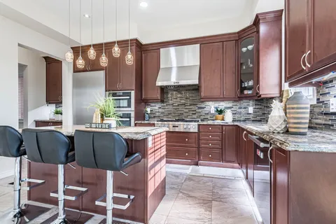 18 Yarmouth St, Brampton, ON L7A 4X7
