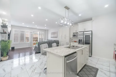 44 Adventura Rd, Brampton, ON L7A 5A7