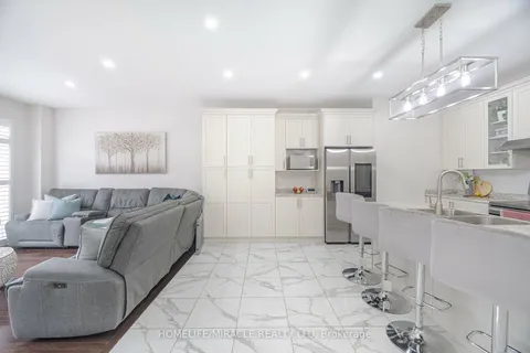 44 Adventura Rd, Brampton, ON L7A 5A7