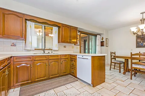 2960 Weston Rd, Toronto, ON M9M 2S7