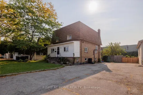 153 Downsview Ave, Toronto, ON M3M 1E6