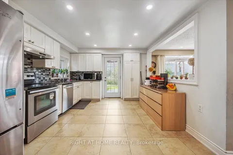 153 Downsview Ave, Toronto, ON M3M 1E6