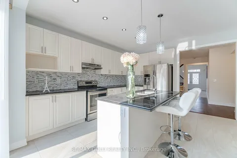72 Russell Creek Dr, Brampton, ON L6R 3Z3
