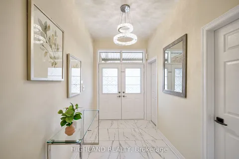 213 Camellia Cres, Oakville, ON L6H 1L1