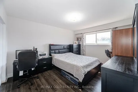 7502 Wrenwood Cres, Mississauga, ON L4T 2V7