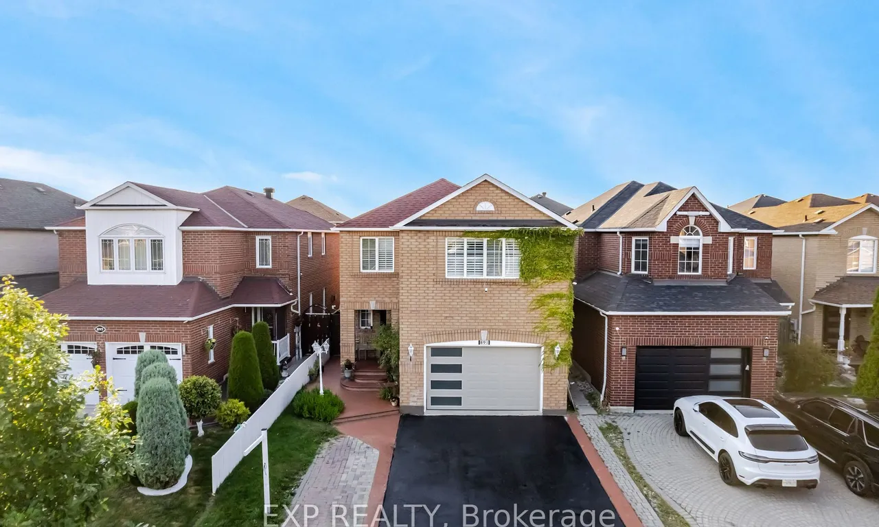 891 Stonebridge Ave, Mississauga, ON L5V 2L3