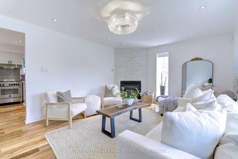 5442 Anthony Pl, Burlington, ON L7L 3G8