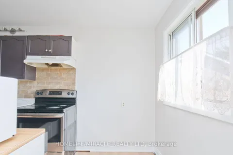 8 Hillbank Tr, Brampton, ON L6S 1P6