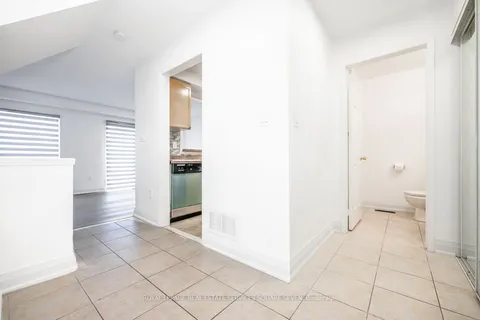 3339 Spirea Terr, Mississauga, ON L5N 7N3