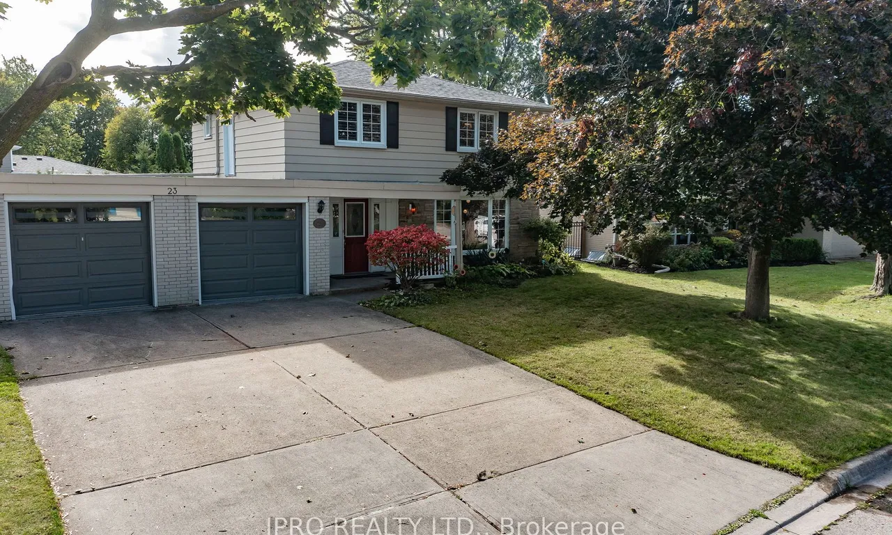 23 Ferndale Cres, Brampton, ON L6W 1G1