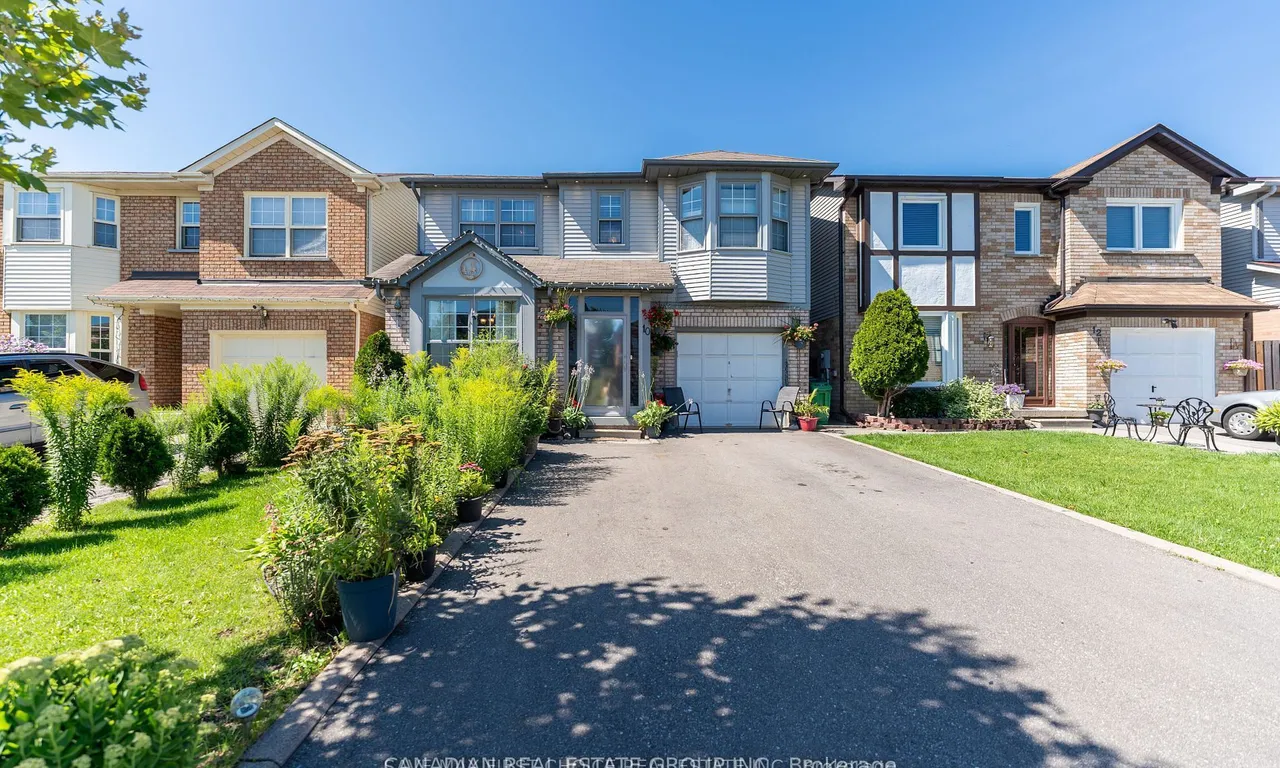 10 Chipmunk Cres, Brampton, ON L6R 1B2