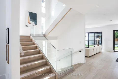 56 Warwood Rd, Toronto, ON M9B 5B4