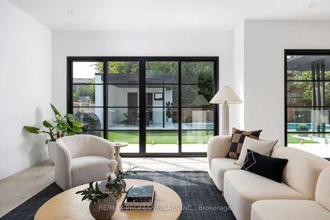 56 Warwood Rd, Toronto, ON M9B 5B4