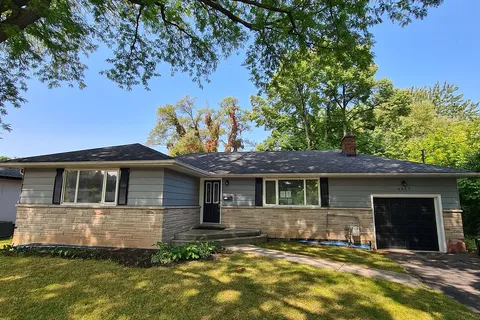 4447 Spruce Ave, Burlington, ON L7L 1M3