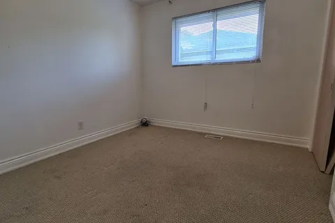 4447 Spruce Ave, Burlington, ON L7L 1M3