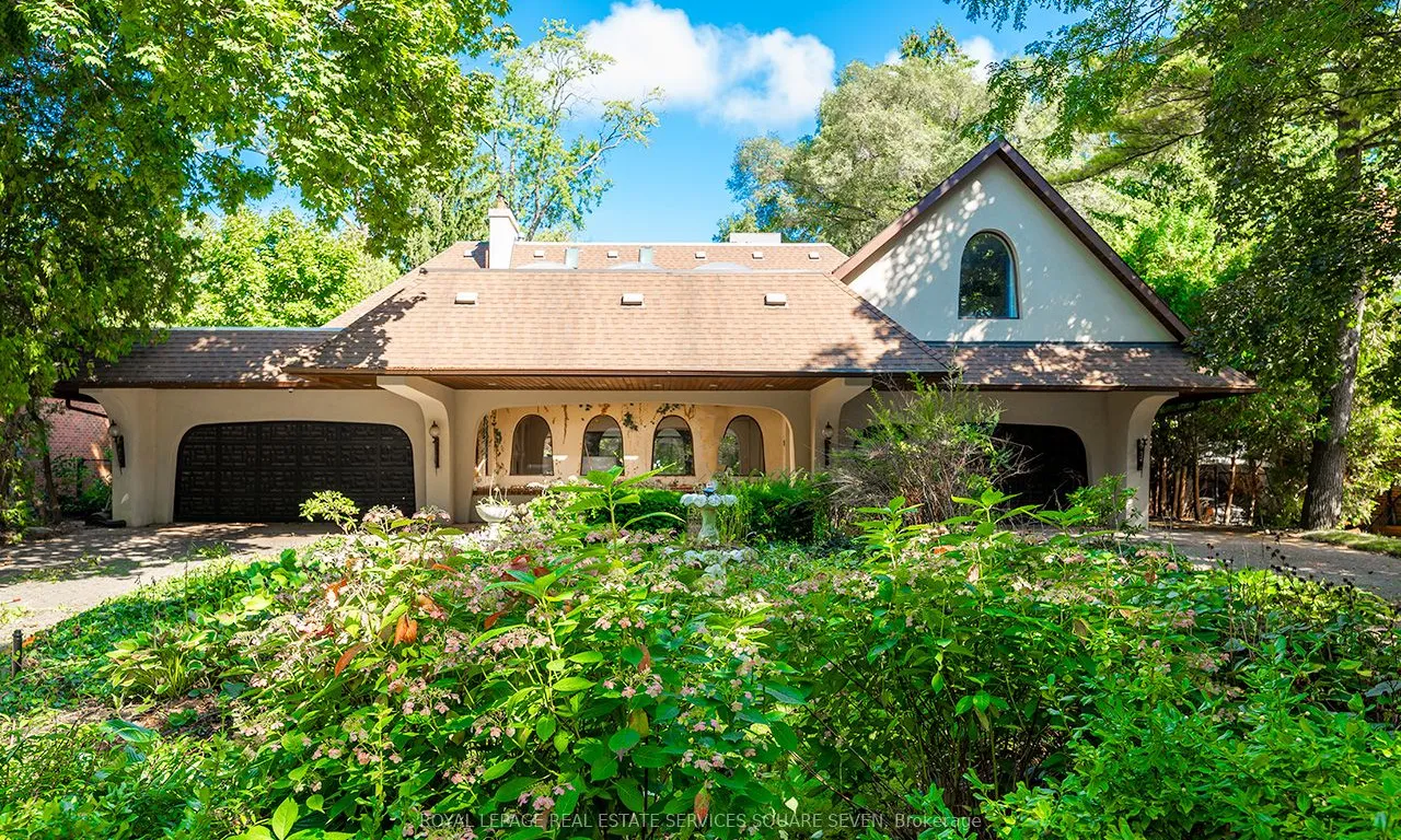 1547 Stavebank Rd, Mississauga, ON L5G 2V6