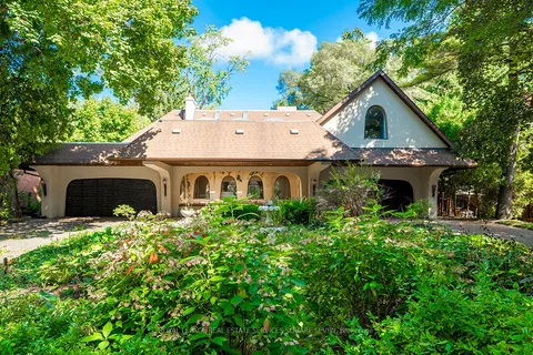 1547 Stavebank Rd, Mississauga, ON L5G 2V6