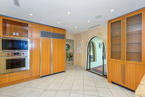 1547 Stavebank Rd, Mississauga, ON L5G 2V6