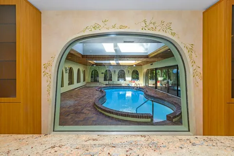 1547 Stavebank Rd, Mississauga, ON L5G 2V6