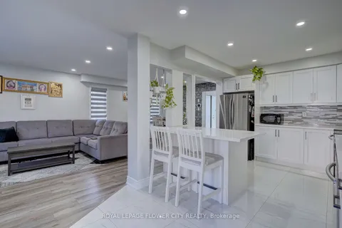 11 Treasure Dr, Brampton, ON L7A 3L1