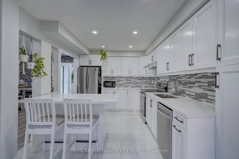 11 Treasure Dr, Brampton, ON L7A 3L1