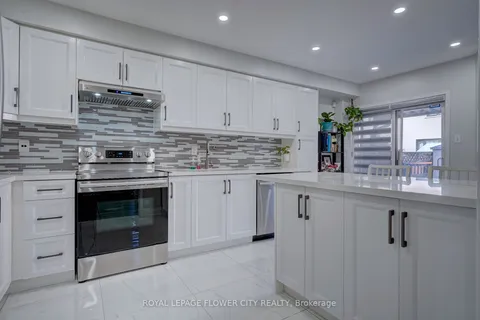 11 Treasure Dr, Brampton, ON L7A 3L1