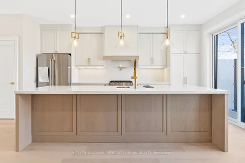 38 Kingdom St, Toronto, ON M9P 1W3