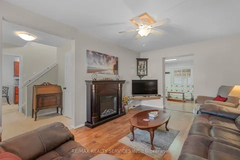 10 Gatsby Sq, Brampton, ON L6S 2H4