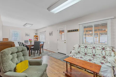 10 Gatsby Sq, Brampton, ON L6S 2H4