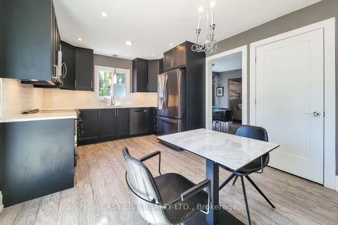 680 Powell Crt, Burlington, ON L7R 3E8