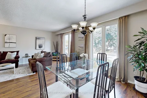 5006 Brady Ave, Burlington, ON L7L 3X6