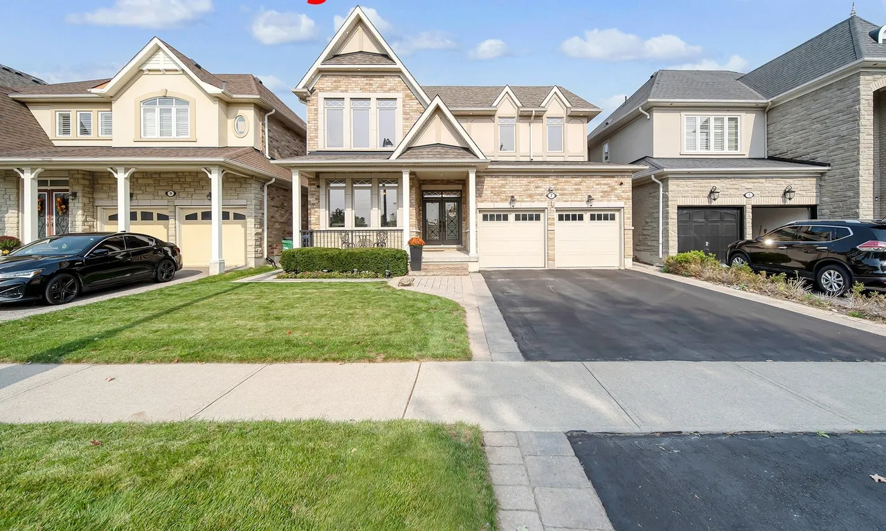 7 Kirkhollow Dr, Brampton, ON L6P 2V5