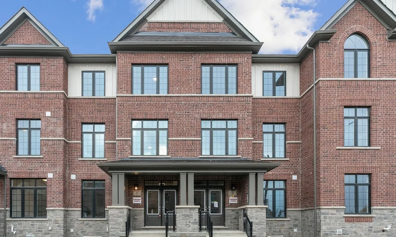 8 Petch Ave, Caledon, ON L7C 4J7