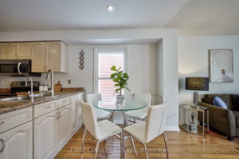 5609 Taw Ave, Mississauga, ON L5V 1W4