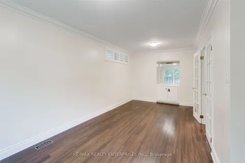 1205 Whittington Rd, Mississauga, ON L5J 3J8