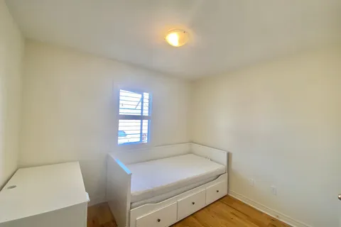 5480 Bellaggio Cres, Mississauga, ON L5V 0C6