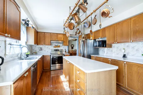 4 Penrose Crt, Brampton, ON L6Z 4P1
