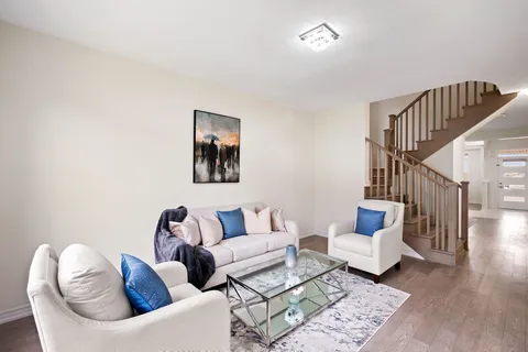 72 Circus Cres, Brampton, ON L7A 5E1