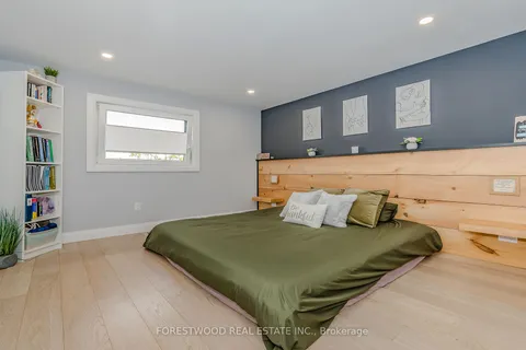 4278 Shelby Cres, Mississauga, ON L4W 3N5