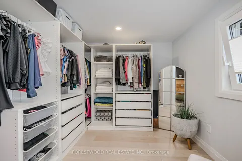 4278 Shelby Cres, Mississauga, ON L4W 3N5