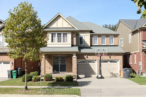 74 Aylesbury Dr, Brampton, ON L7A 0W2